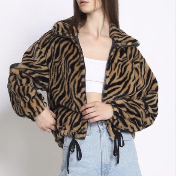 Tiger print faux fur bomber - Picture 1 of 8